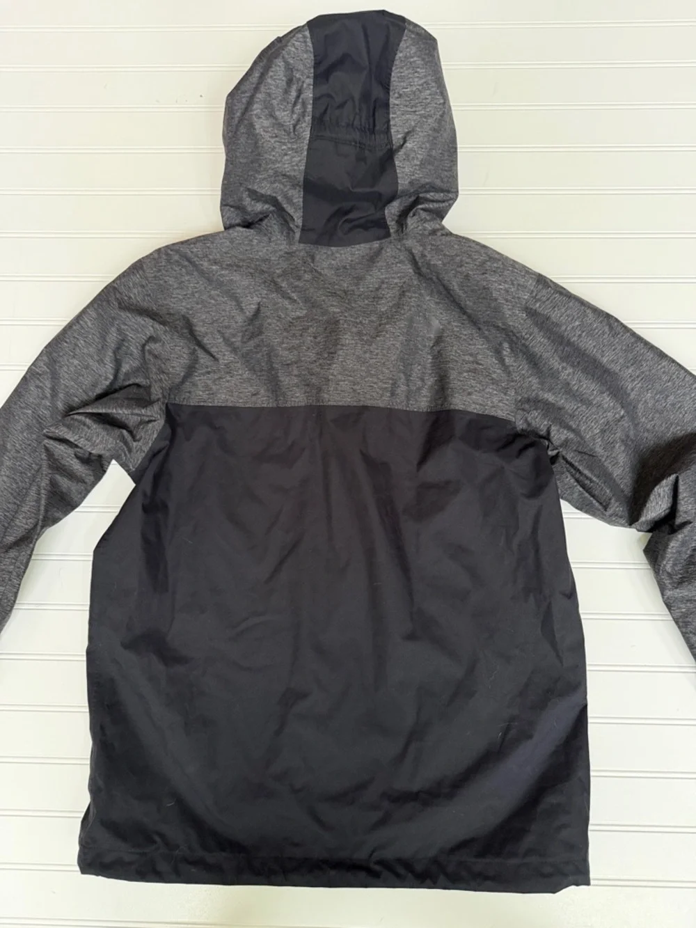 (172)The North Face Kids' Two-Tone Gray & Black Raincoat with Red Accents